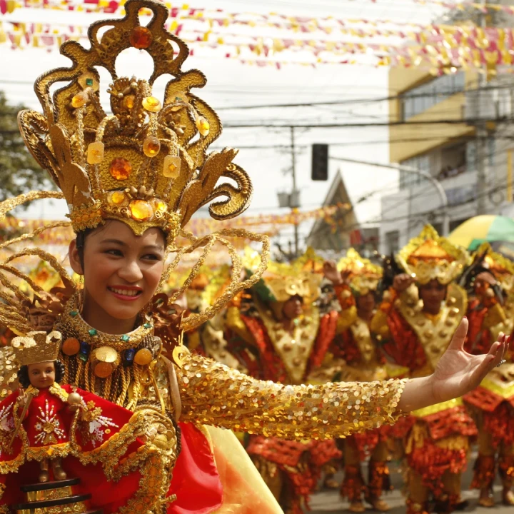 FILIPINE de la NORD la SUD & „FESTIVALUL SINULOG”
